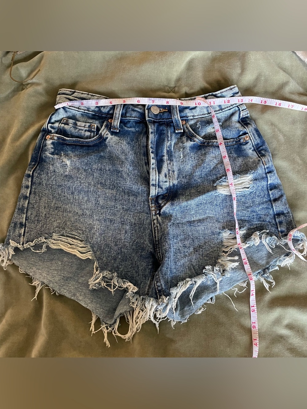 Wild fable Distressed Light Blue High-Rise Denim Shorts Raw hem Size 2 - Picture 3 of 5